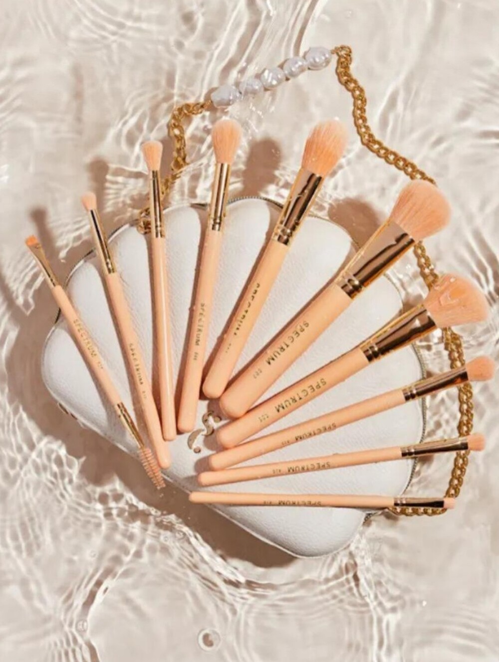 Spectrum Collections Peach Makeup Glam Clam Brush Set Purse